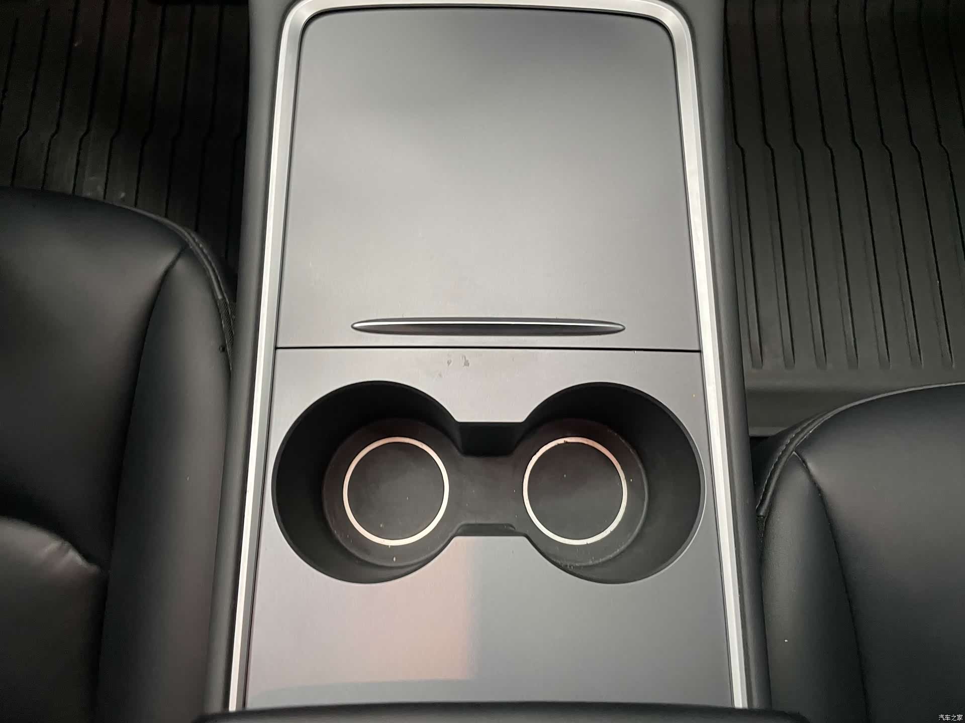 Tesla Model Y, 2023 7