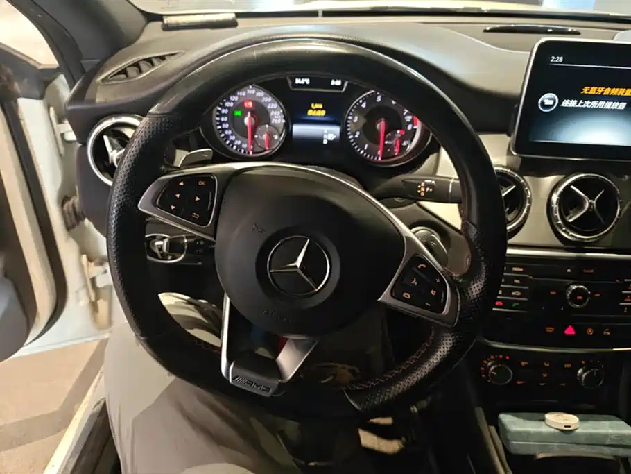 Mercedes-Benz CLA