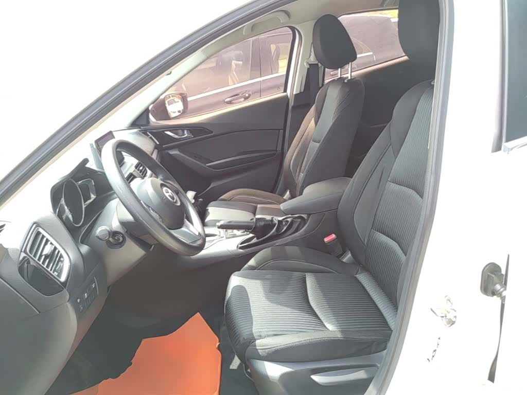 Mazda Mazda3, 2016 11