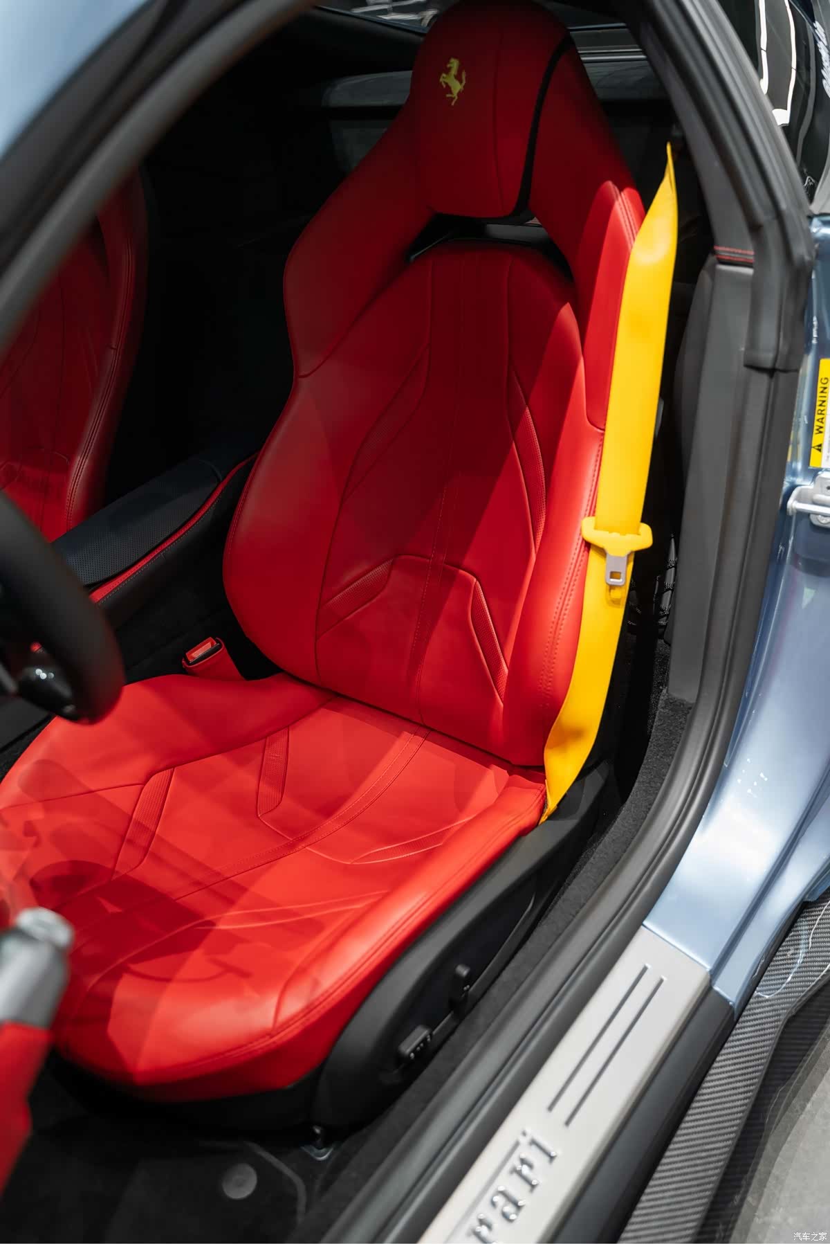 Ferrari 812, 2019 14