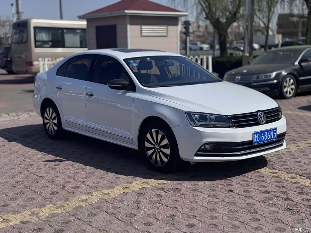Volkswagen Sagitar, 2016 3
