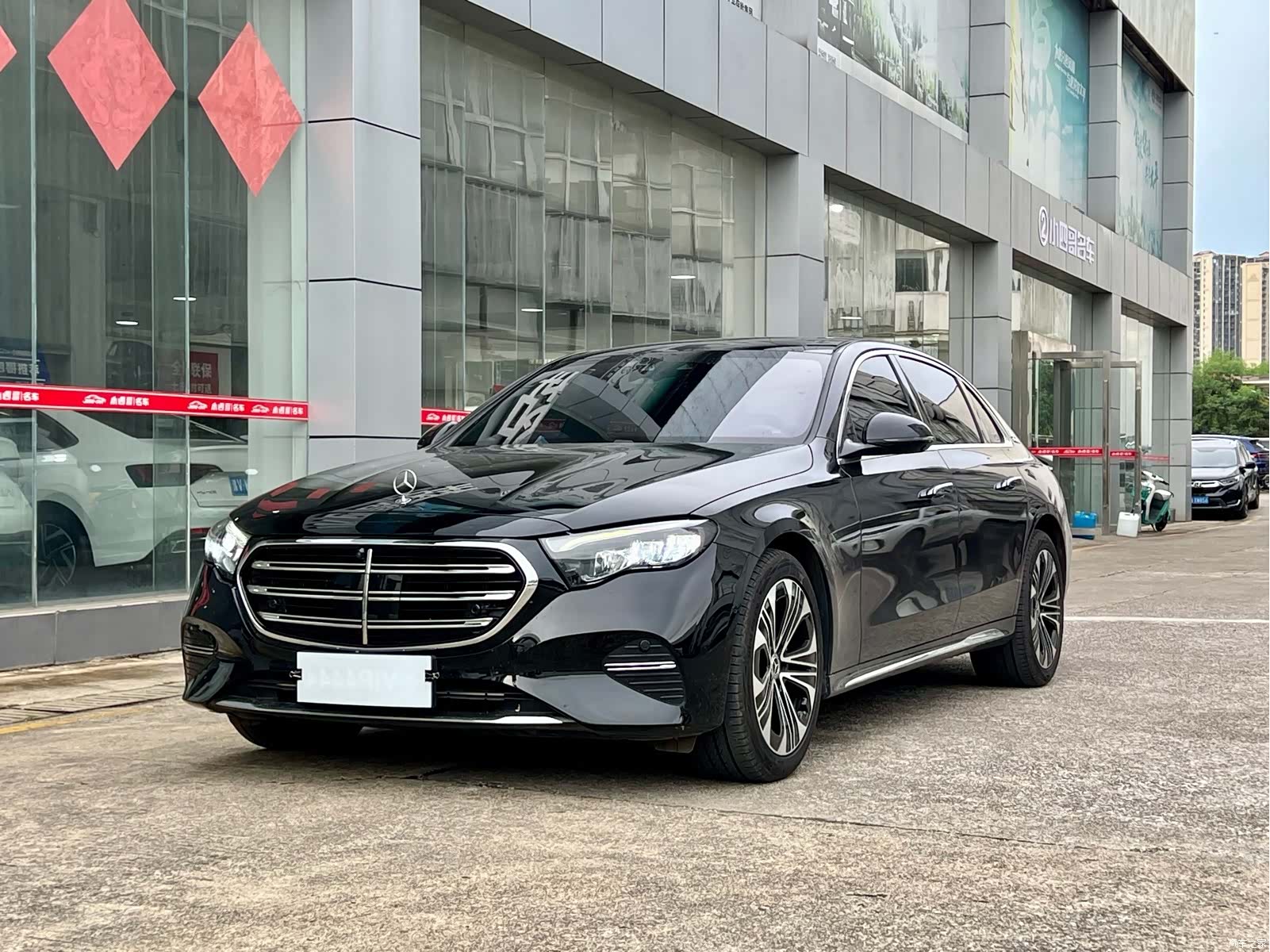 Mercedes-Benz E-Class, 2025 1