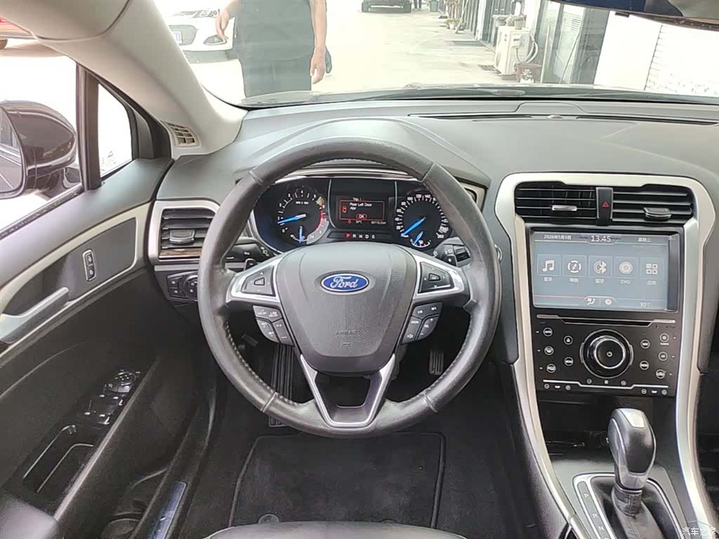 Ford Mondeo, 2015 11