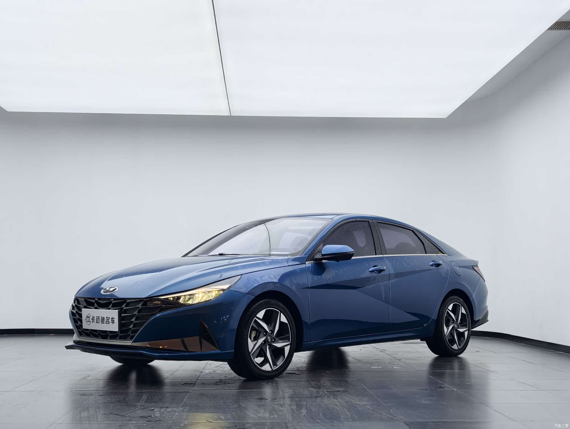 Hyundai Elantra, 2022 2