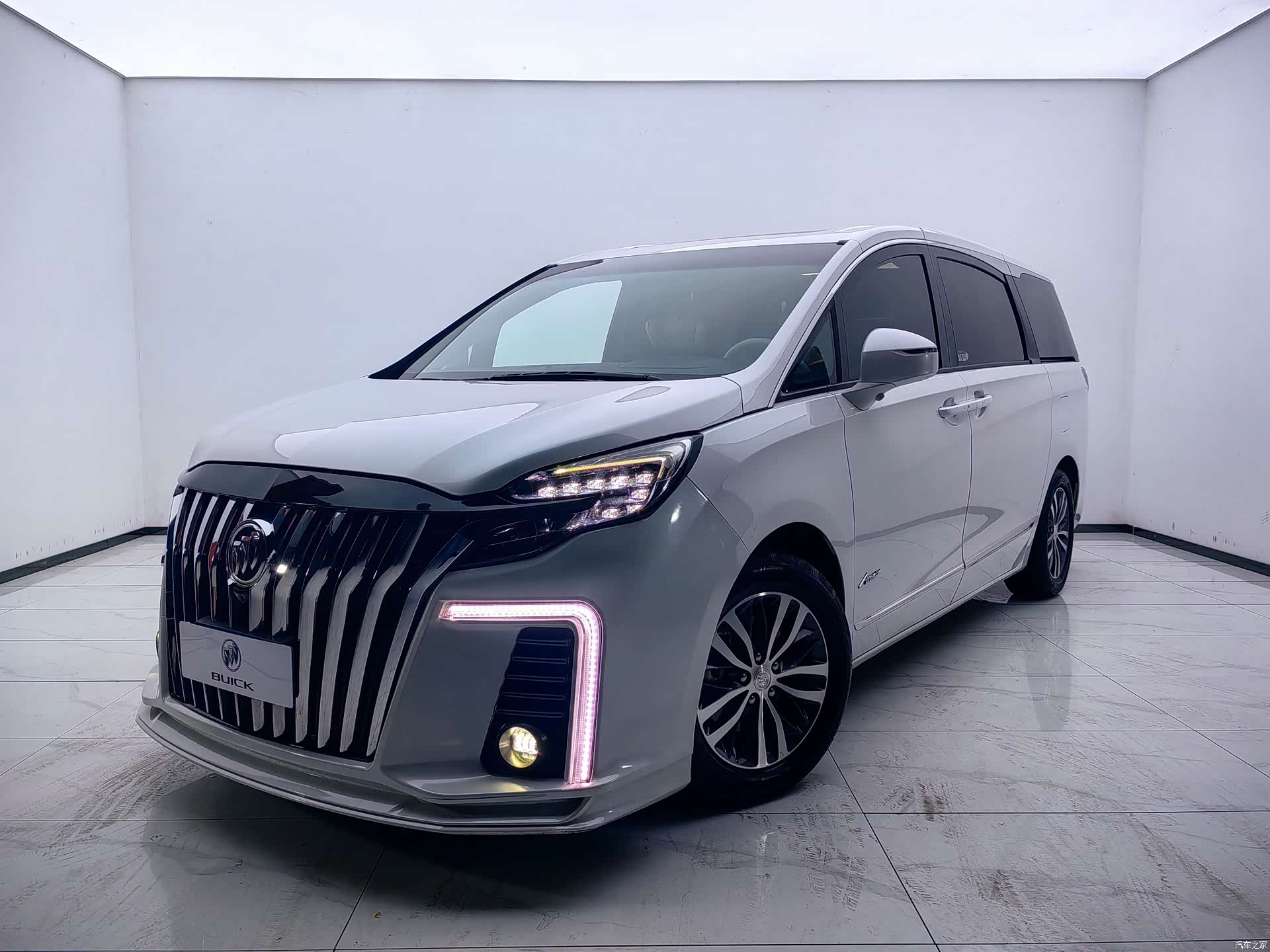 Buick GL8, 2020 1