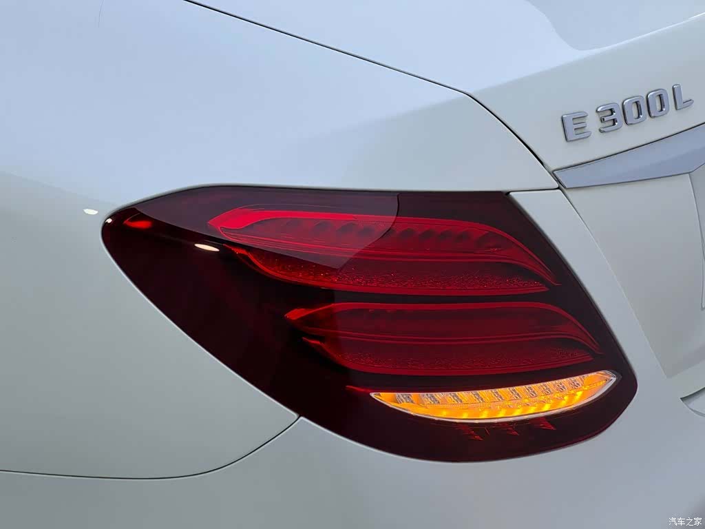 Mercedes-Benz E-Class, 2019 26