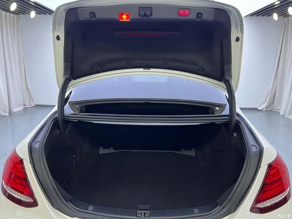 Mercedes-Benz E-Class, 2019 29