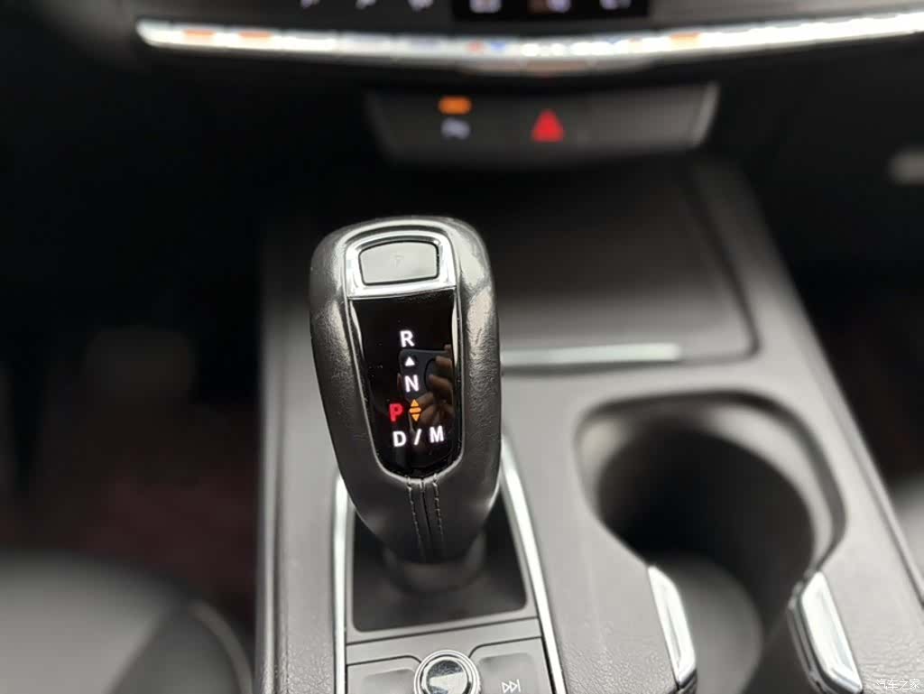 Cadillac XT4, 2019 12
