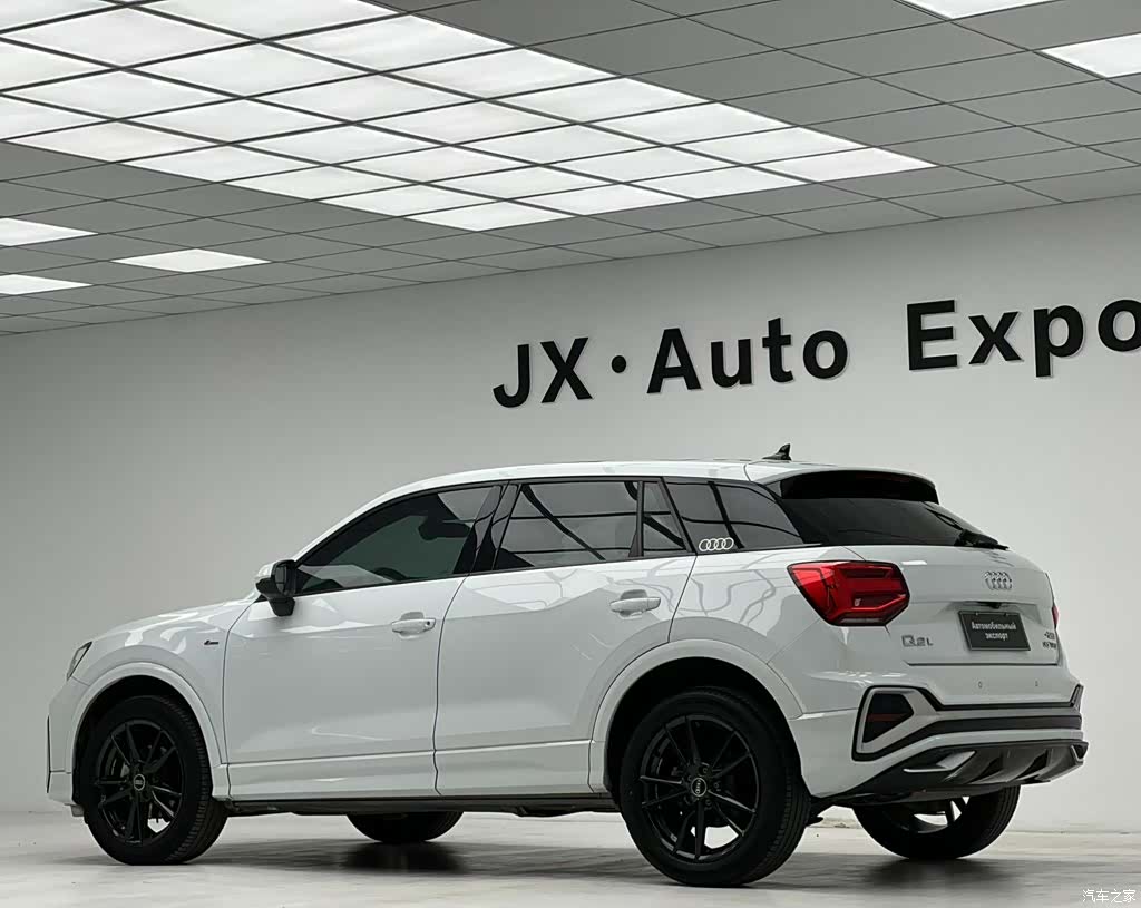 Audi Q2L, 2022 12