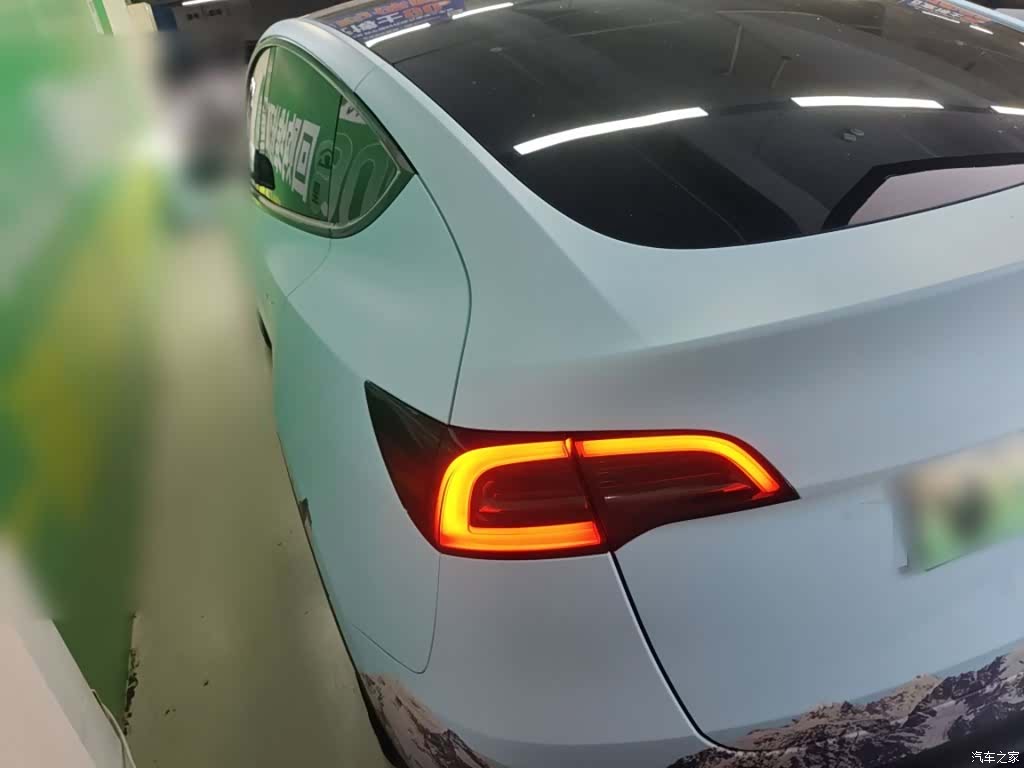 Tesla Model Y, 2023 23