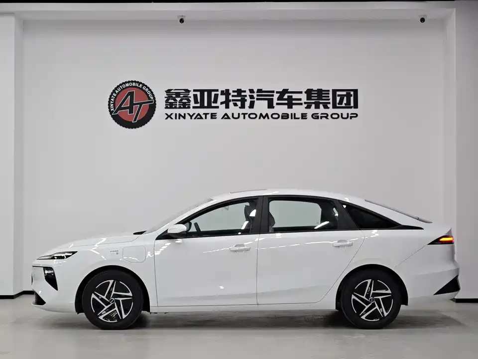 Roewe D6