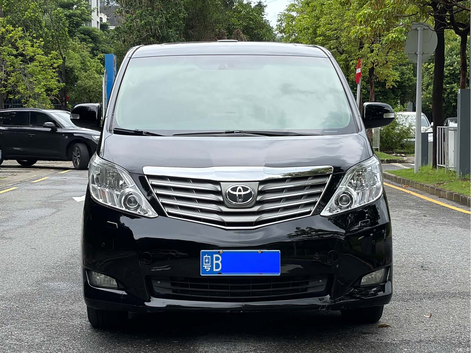 Toyota Alphard, 2011 2