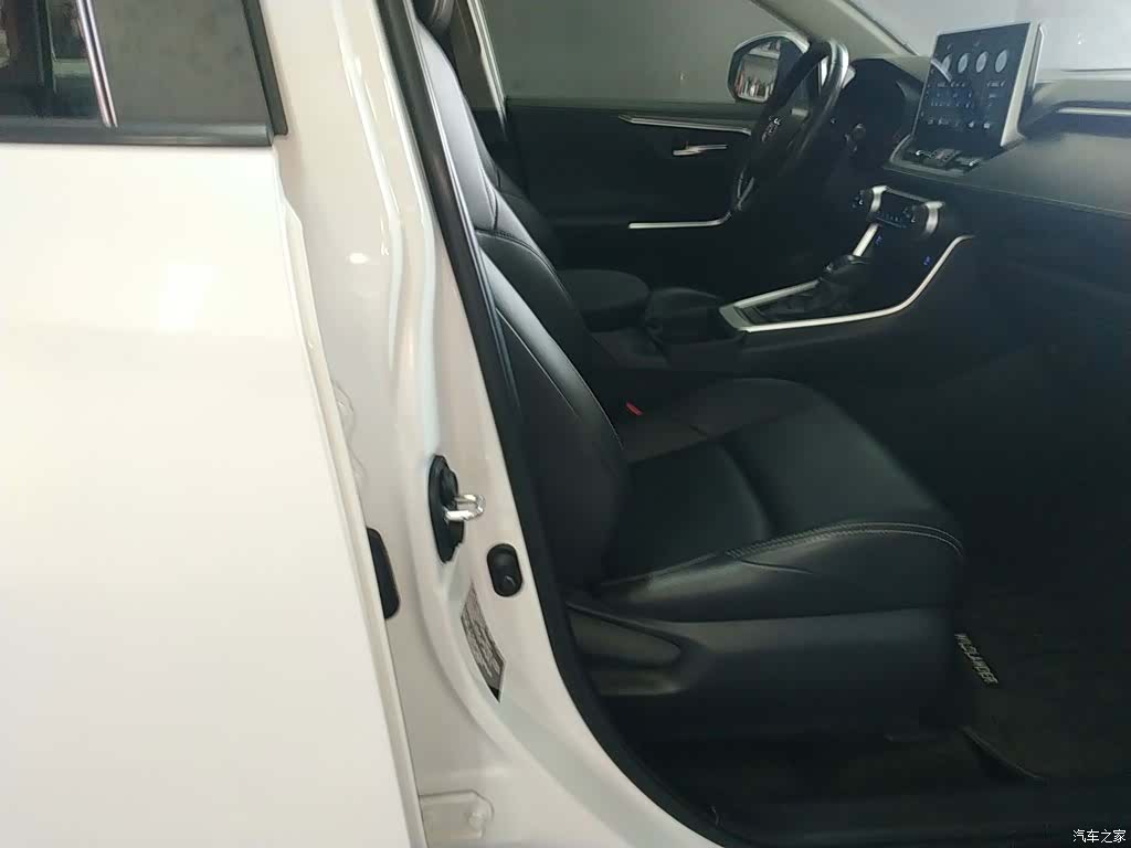 Toyota Wildlander, 2022 20