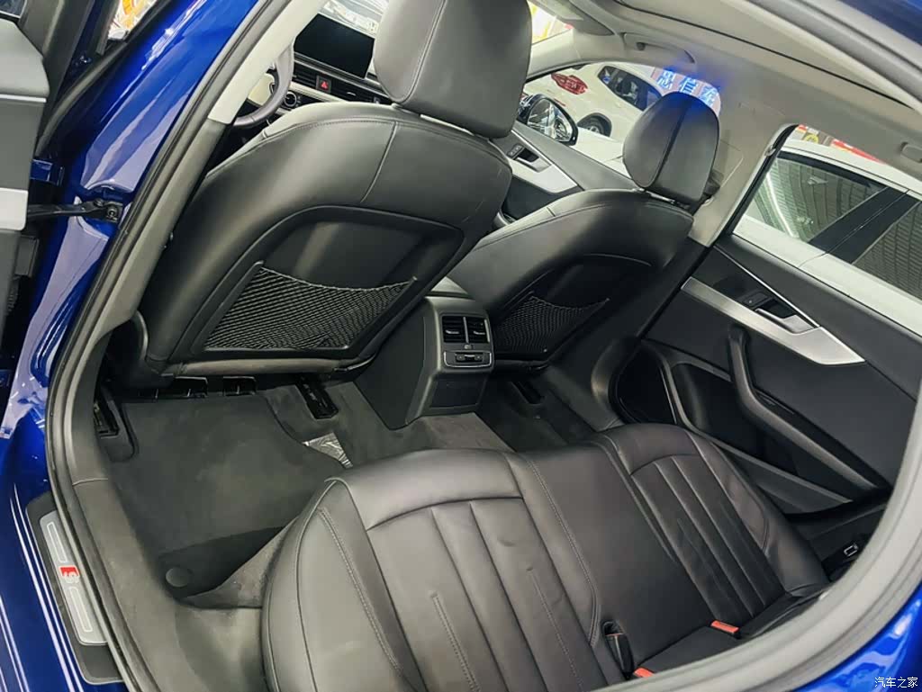 Audi A4L, 2019 6