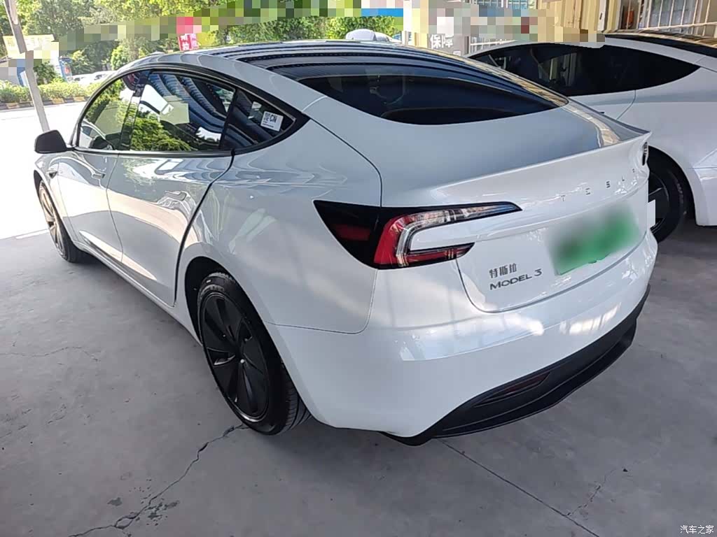 Tesla Model 3, 2024 23