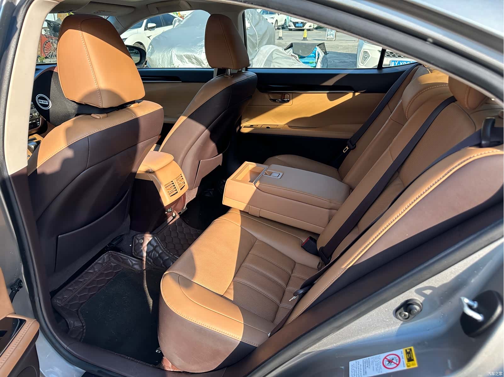Lexus ES, 2018 все фото