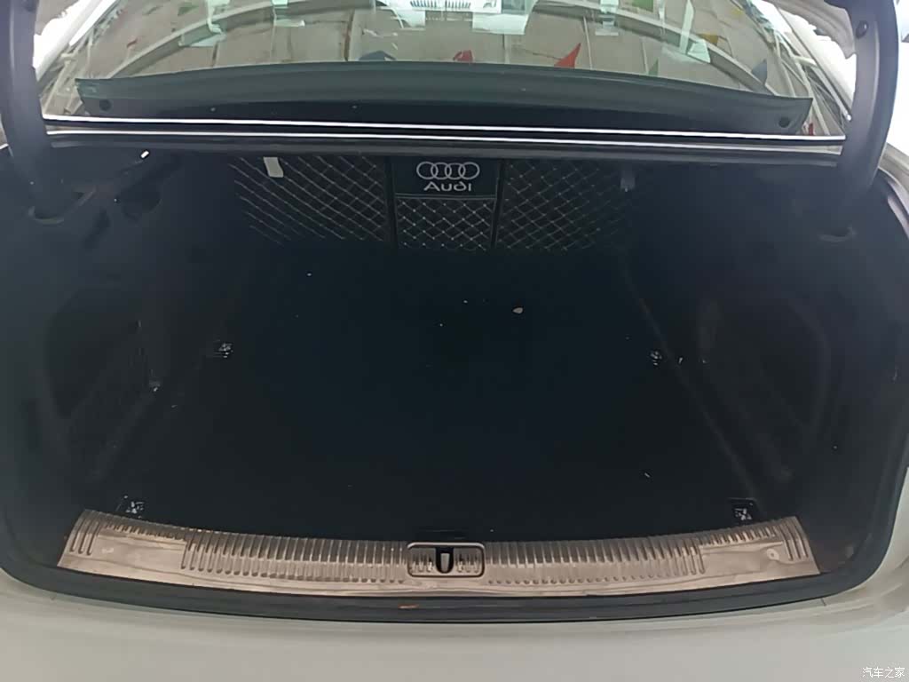 Audi A4L, 2018 19