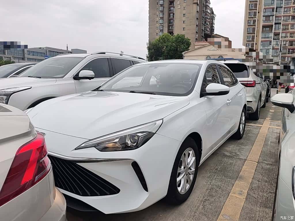 Roewe i5, 2025 3