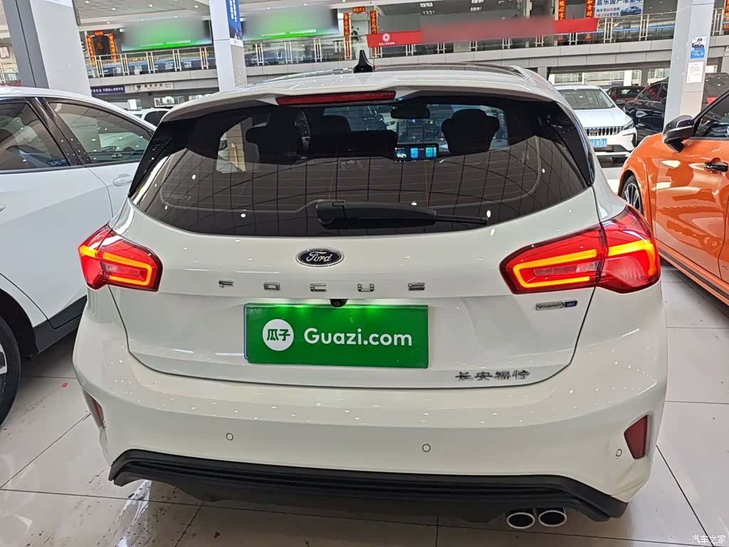 Ford Focus, 2022 4