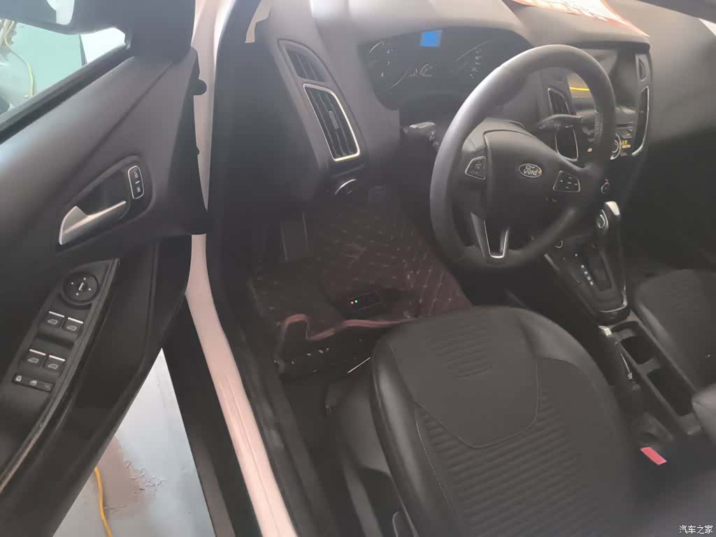 Ford Focus, 2017 12