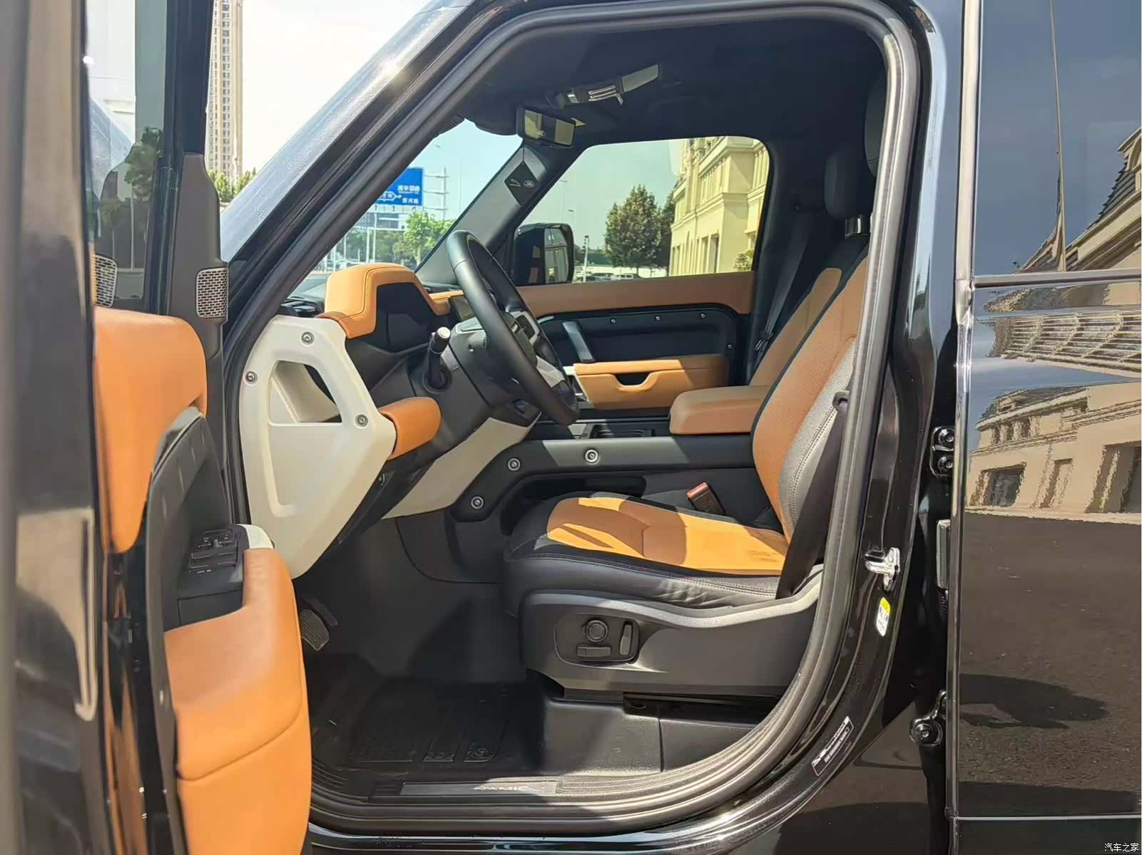 Land Rover Defender, 2024 6