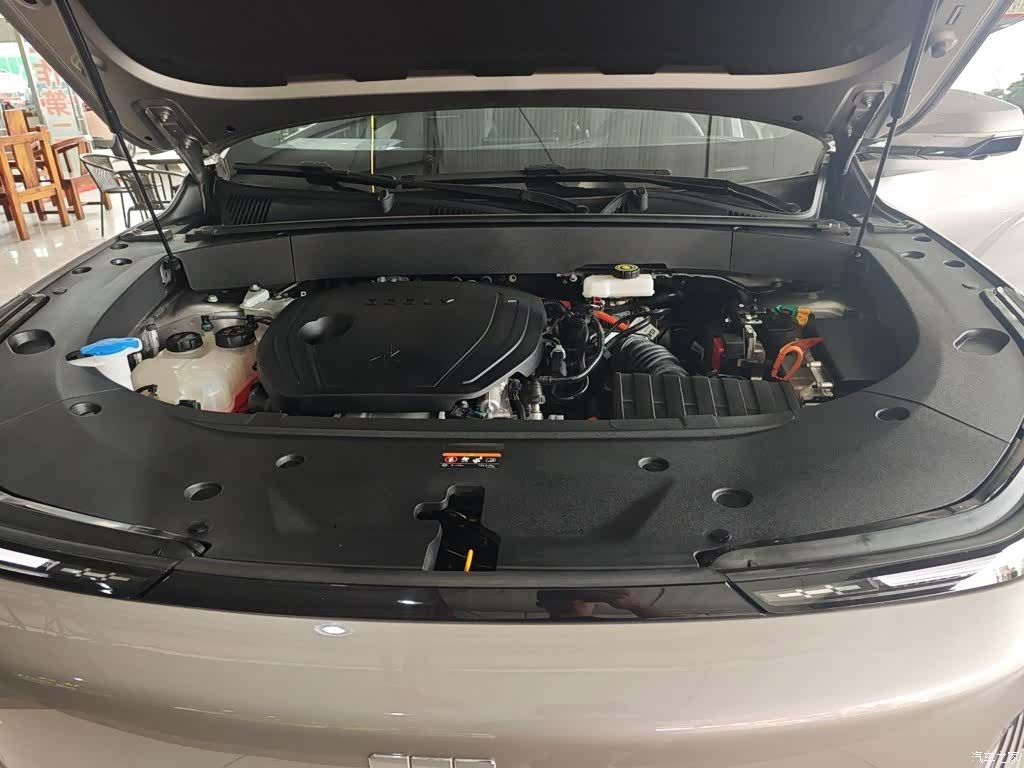 Geely Galaxy L7, 2024 10