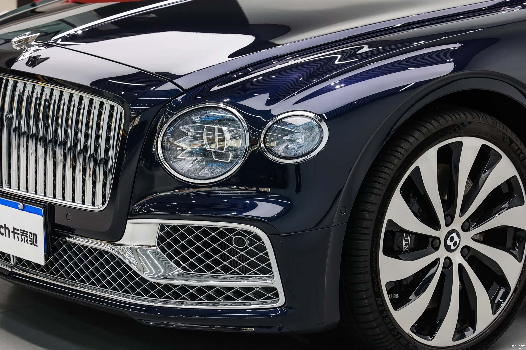 Bentley Flying Spur, 2022 8
