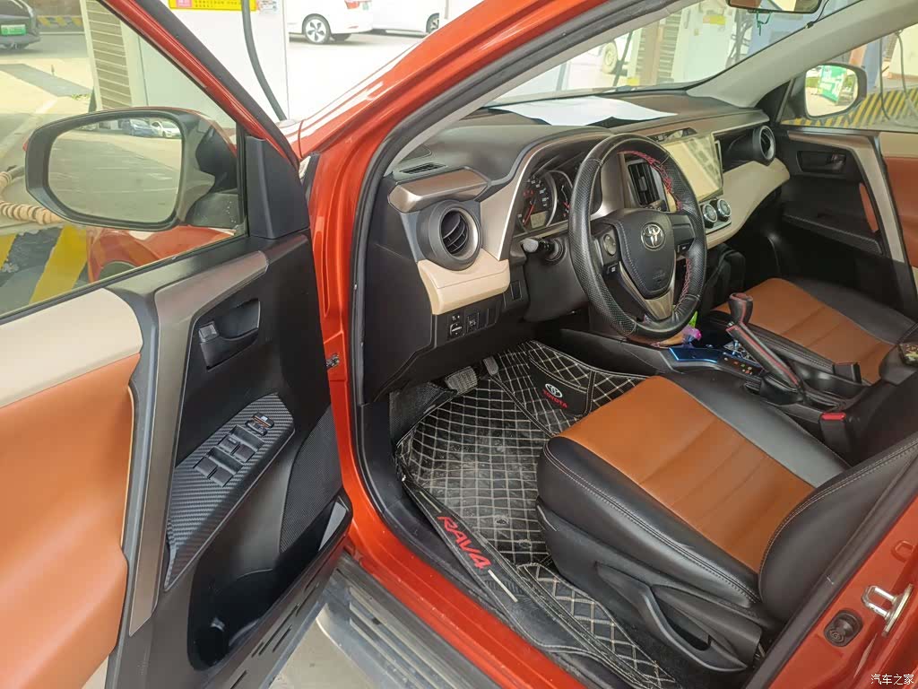 Toyota RAV4, 2014 16