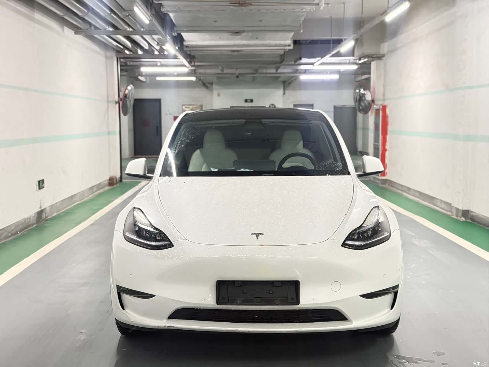 Tesla Model Y, 2023 2
