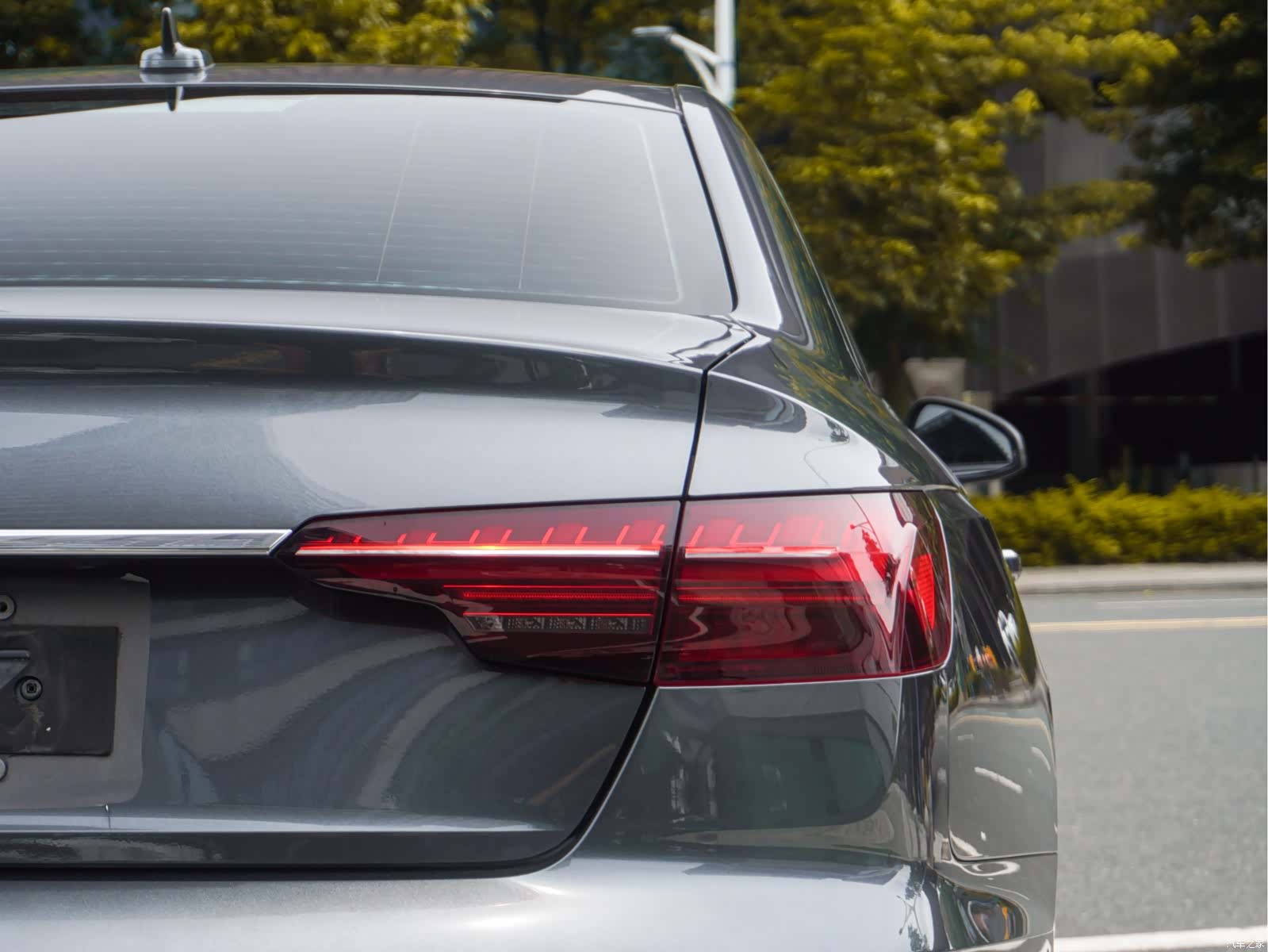 Audi A4L, 2020 все фото