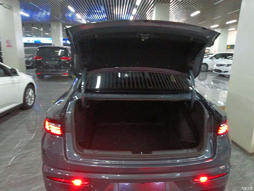 Geely Preface, 2022 15