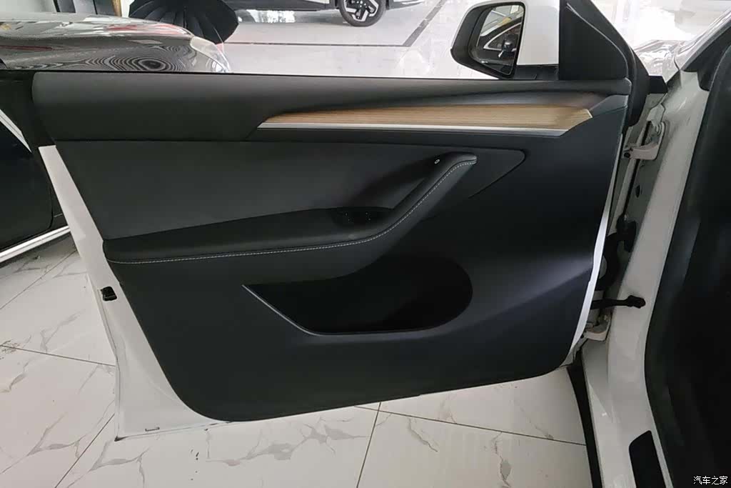 Tesla Model Y, 2022 7