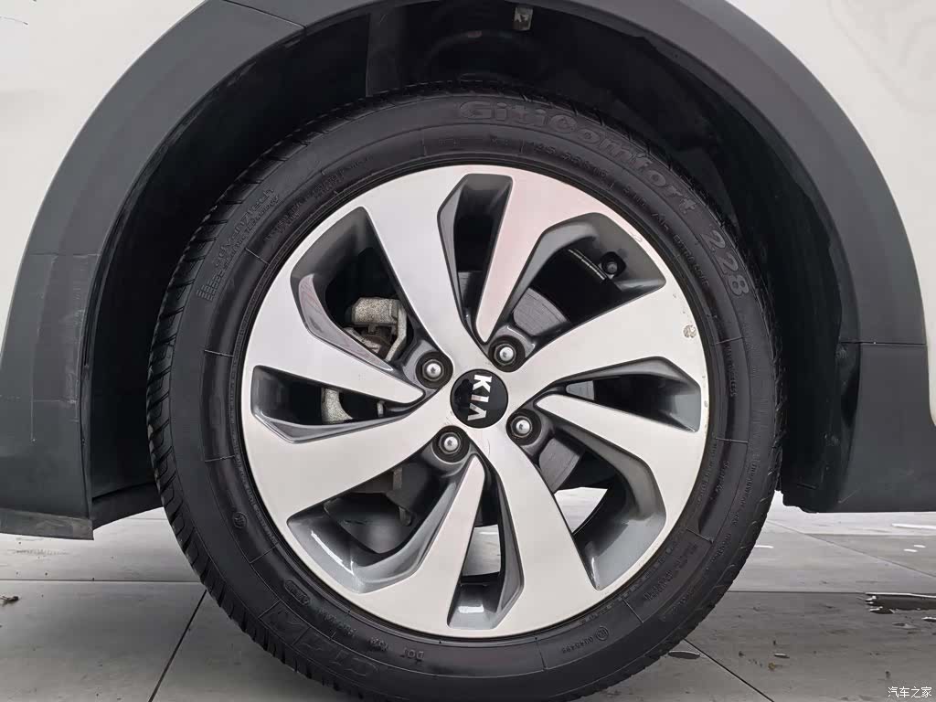 Kia KX, 2019 17