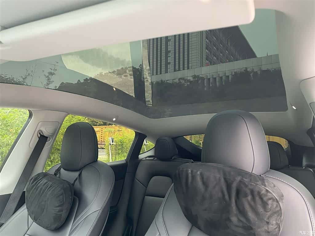 Tesla Model Y, 2022 10
