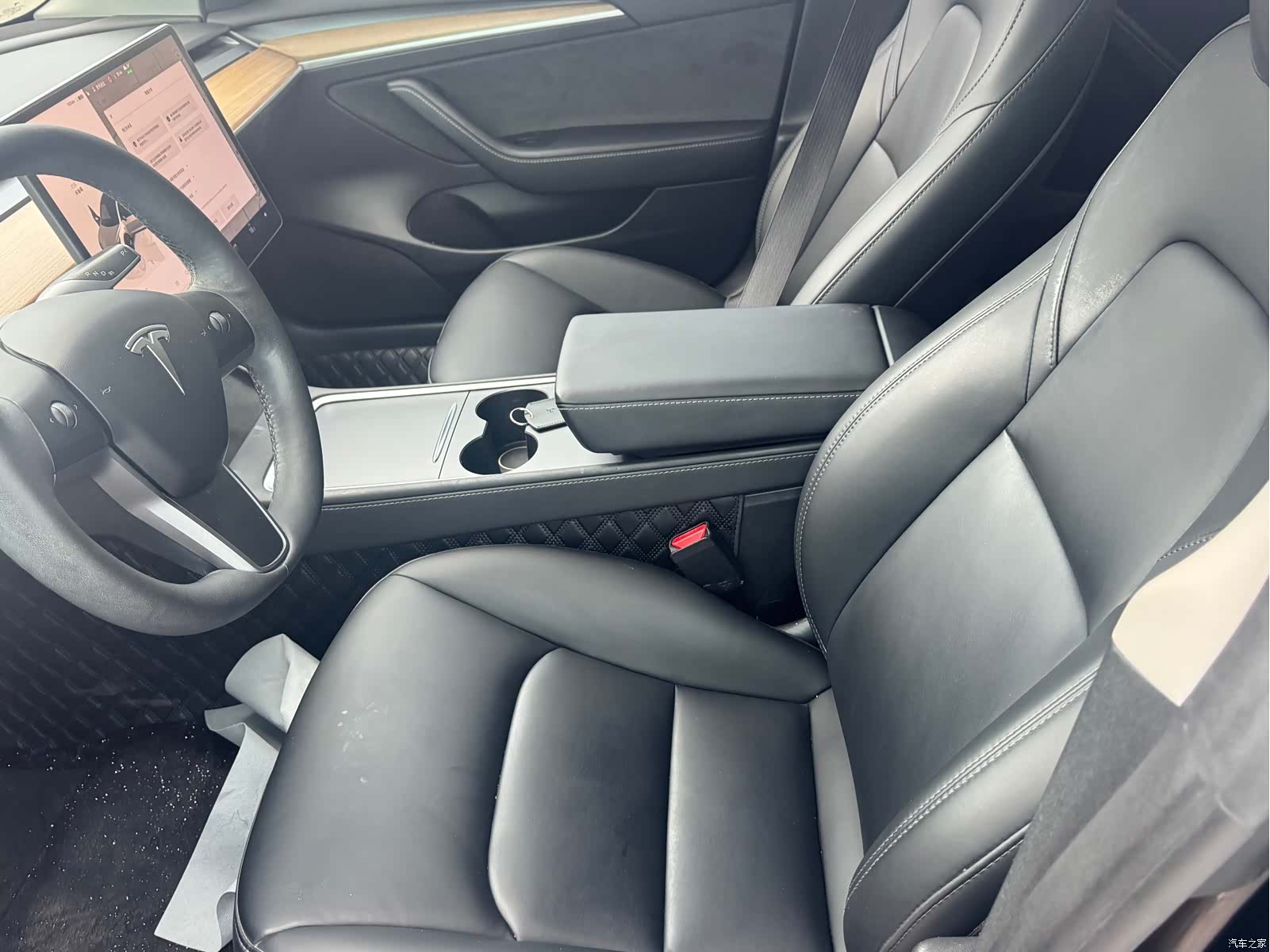 Tesla Model 3, 2023 все фото