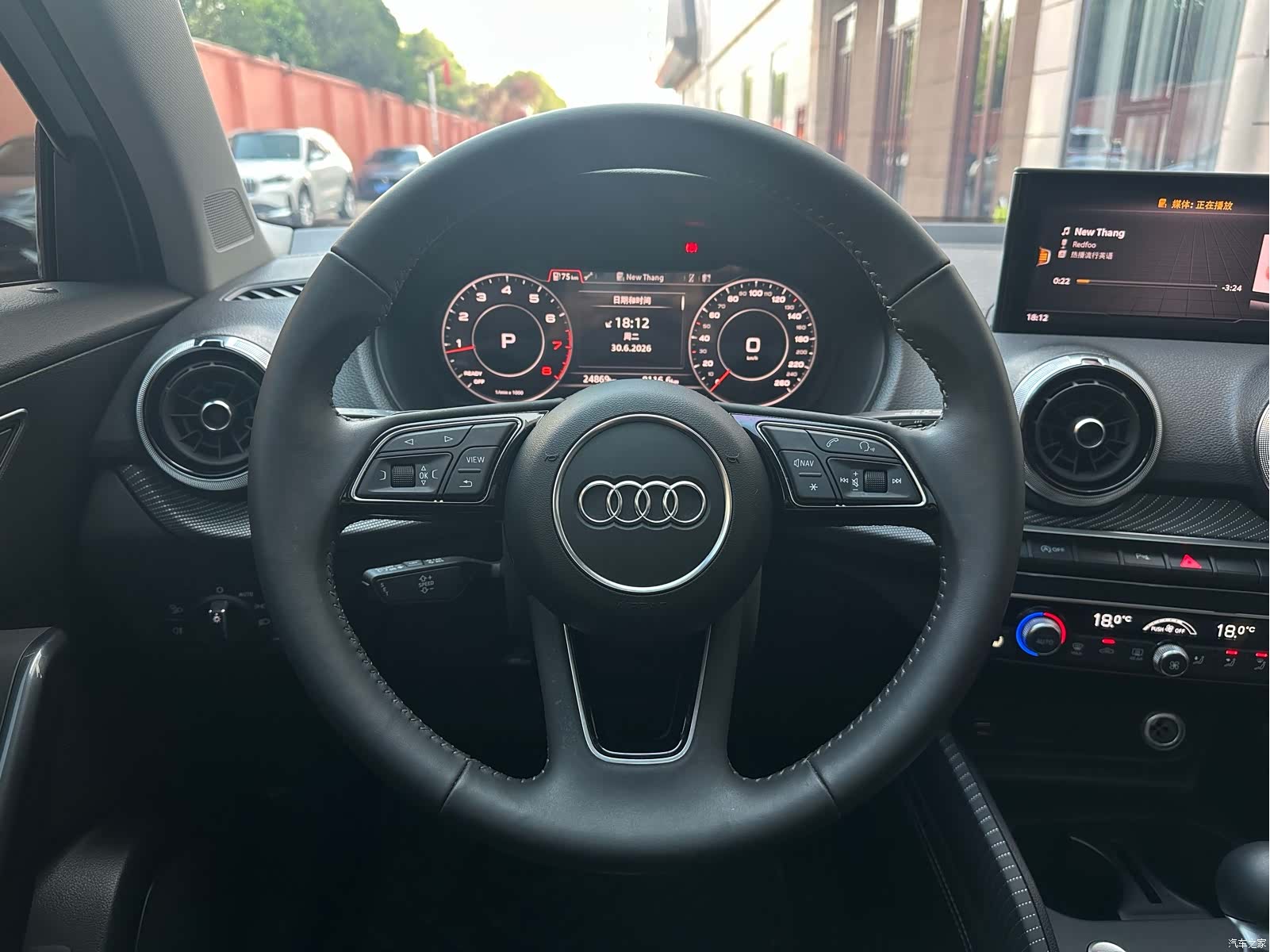 Audi Q2L, 2022 8