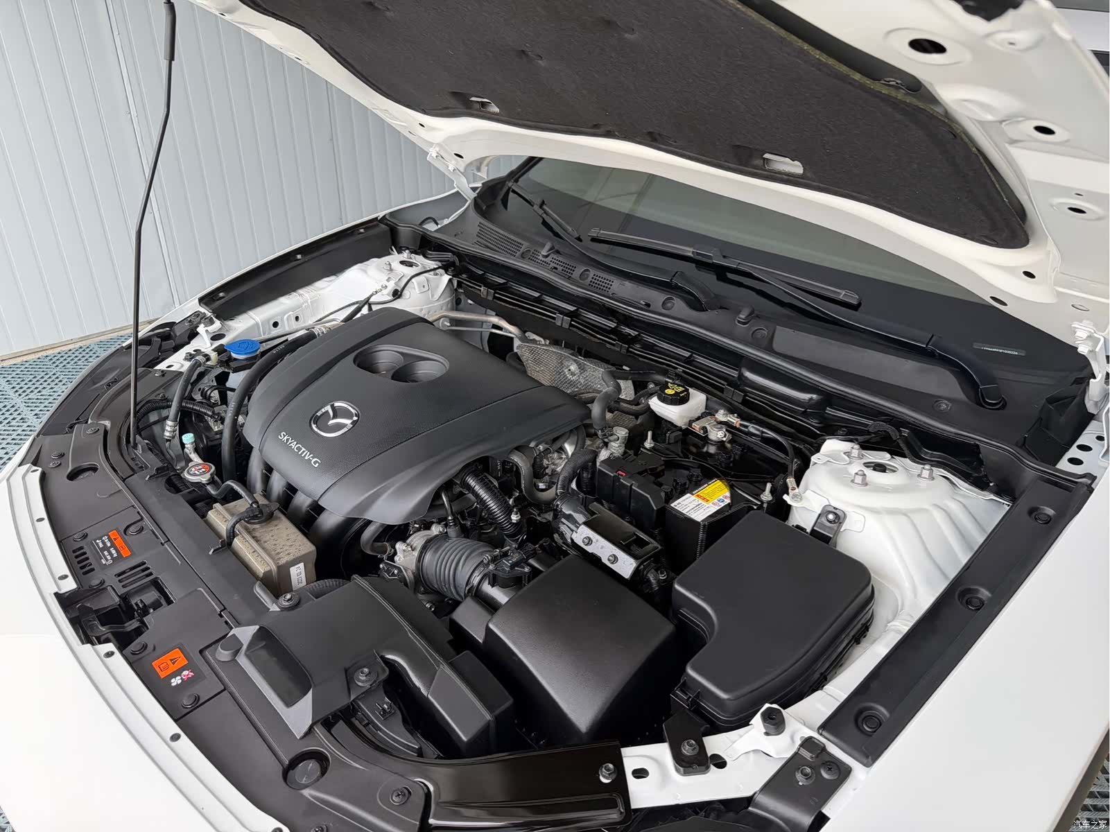 Mazda CX-4, 2023 21