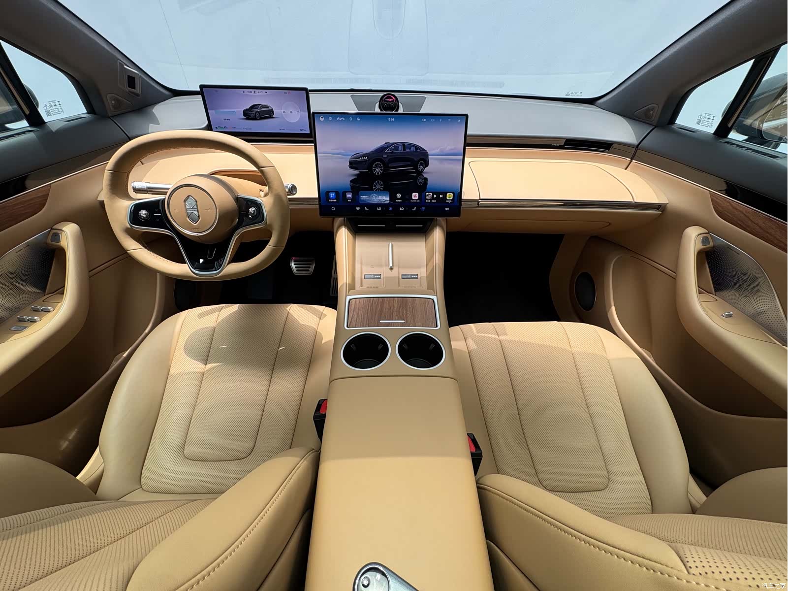 Luxeed R7, 2025 10