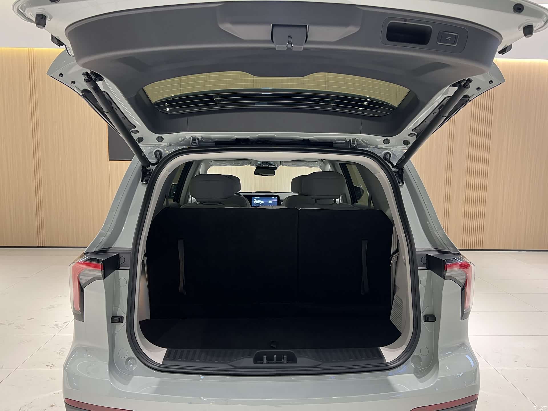 Ford Equator, 2026 18