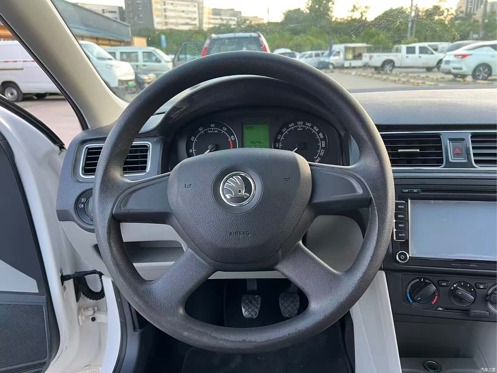 Skoda Rapid, 2014 7