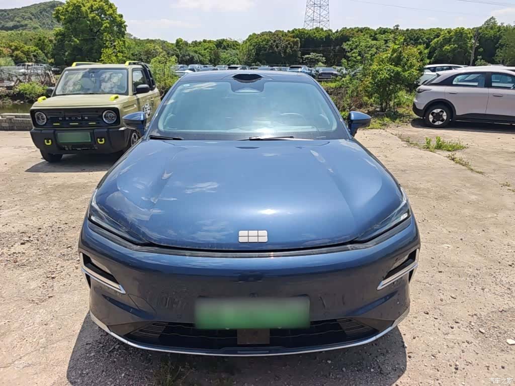 Geely 8, 2025 3