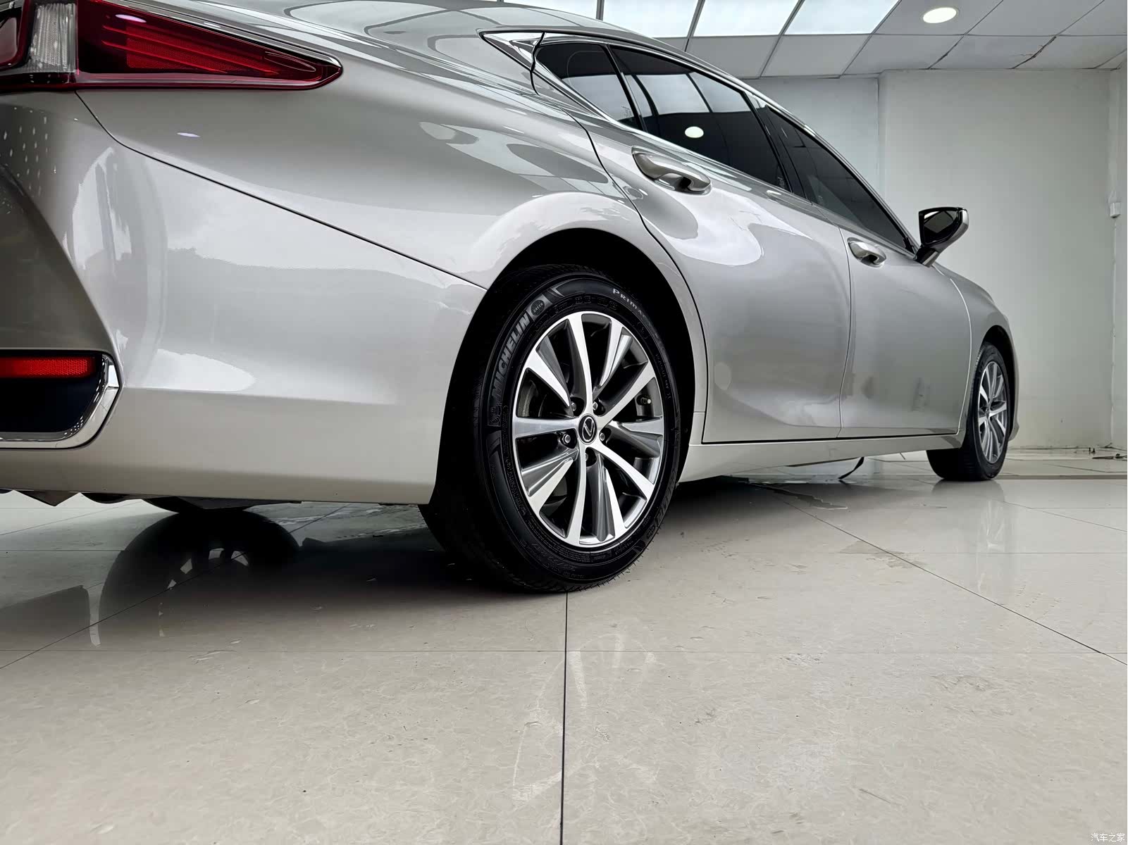 Lexus ES, 2020 17