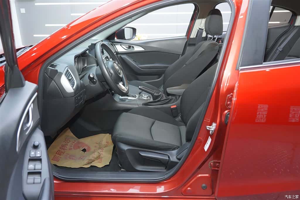 Mazda Mazda3, 2019 11