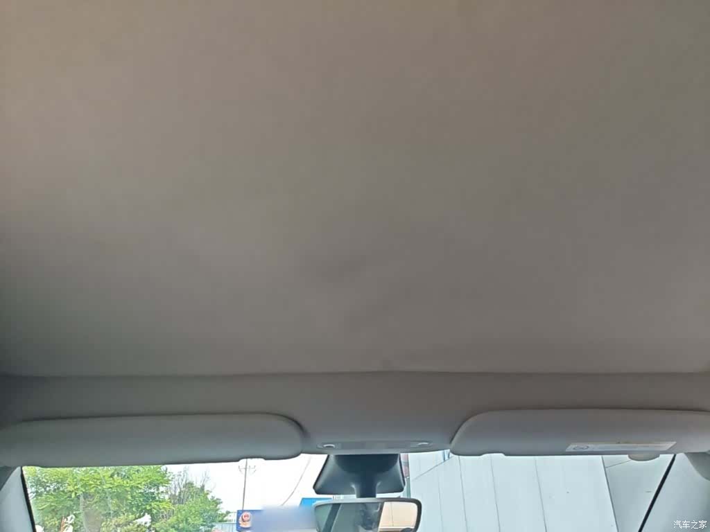 Tesla Model Y, 2023 18
