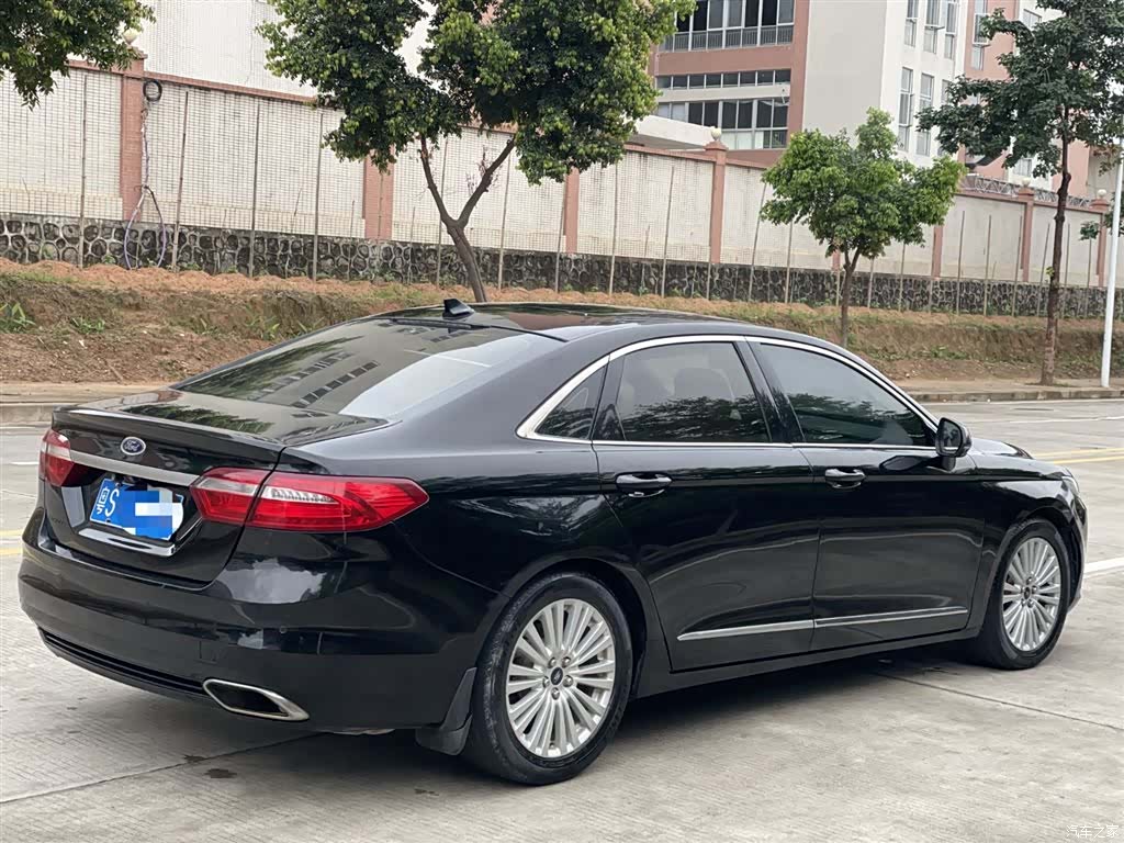 Ford Taurus, 2018 3