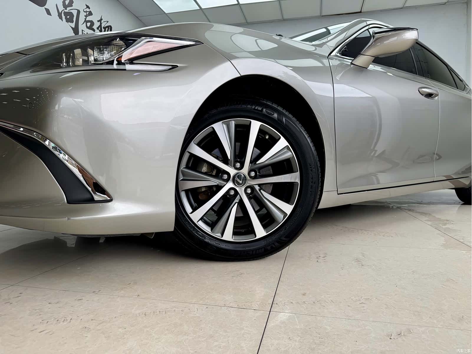 Lexus ES, 2020 16