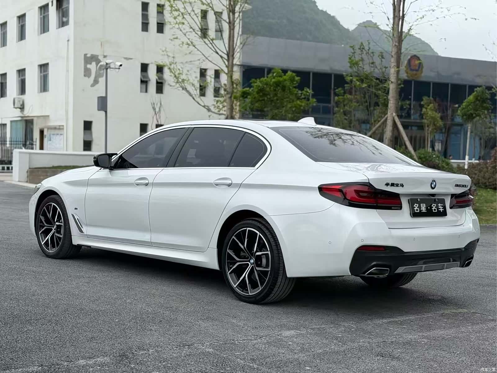 BMW 5 Series, 2023 9