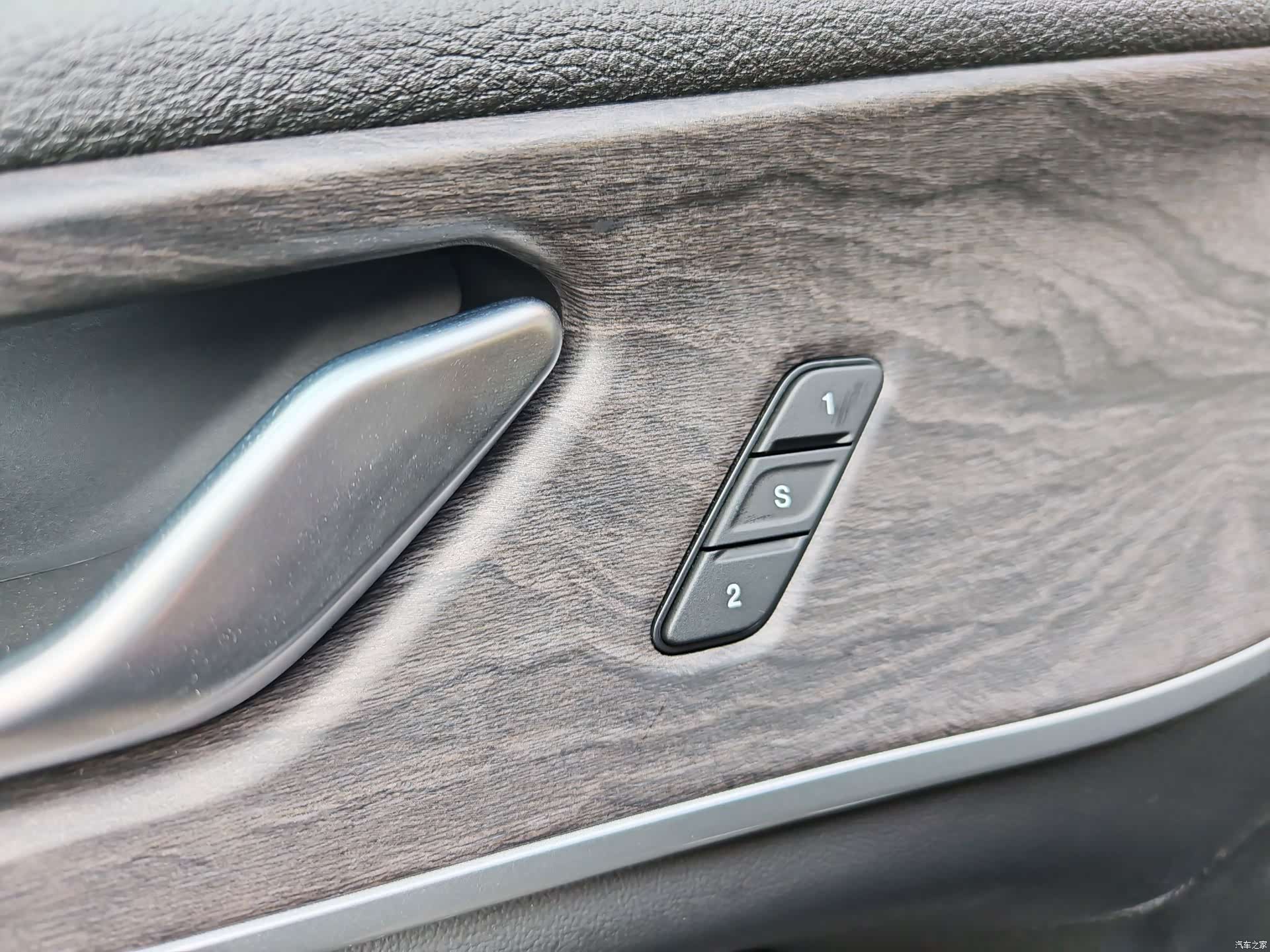 Jeep Grand Cherokee, 2025 10