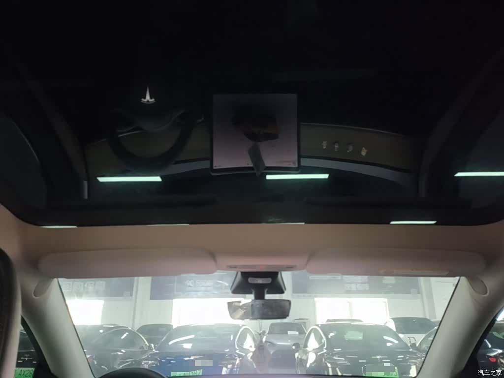 Tesla Model Y, 2022 14