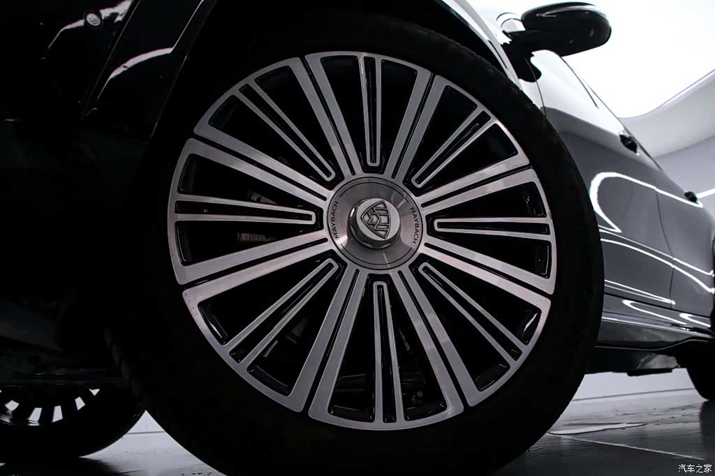 Maybach GLS, 2023 18